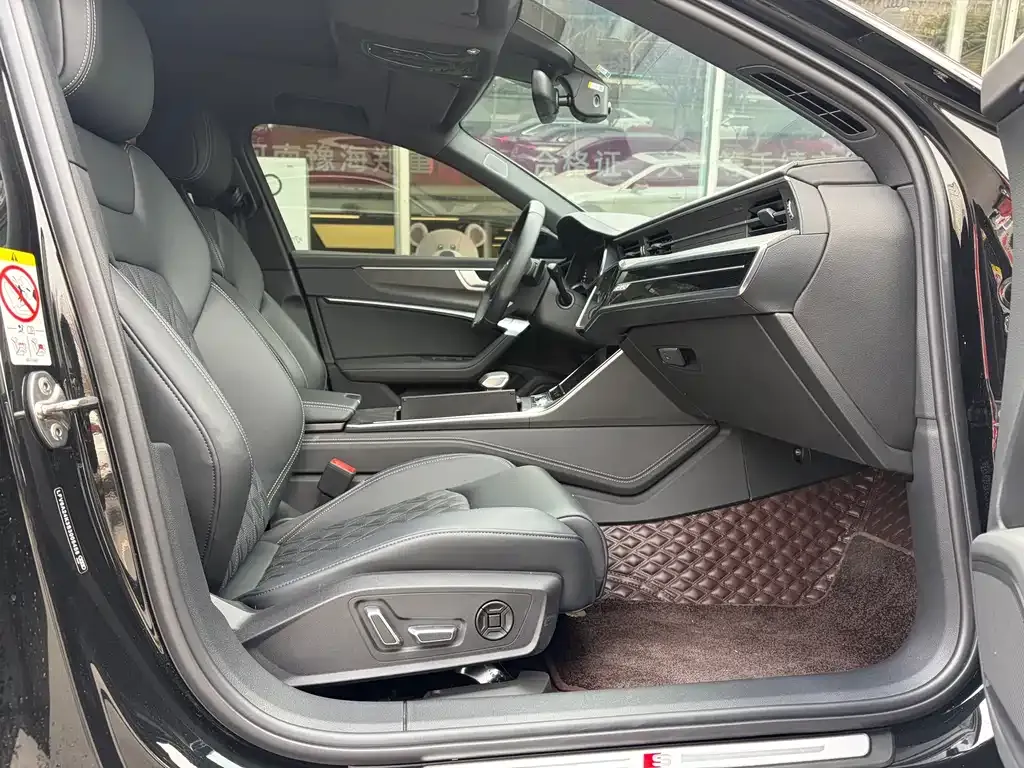 Audi A6L 2025 из CN, фото 7