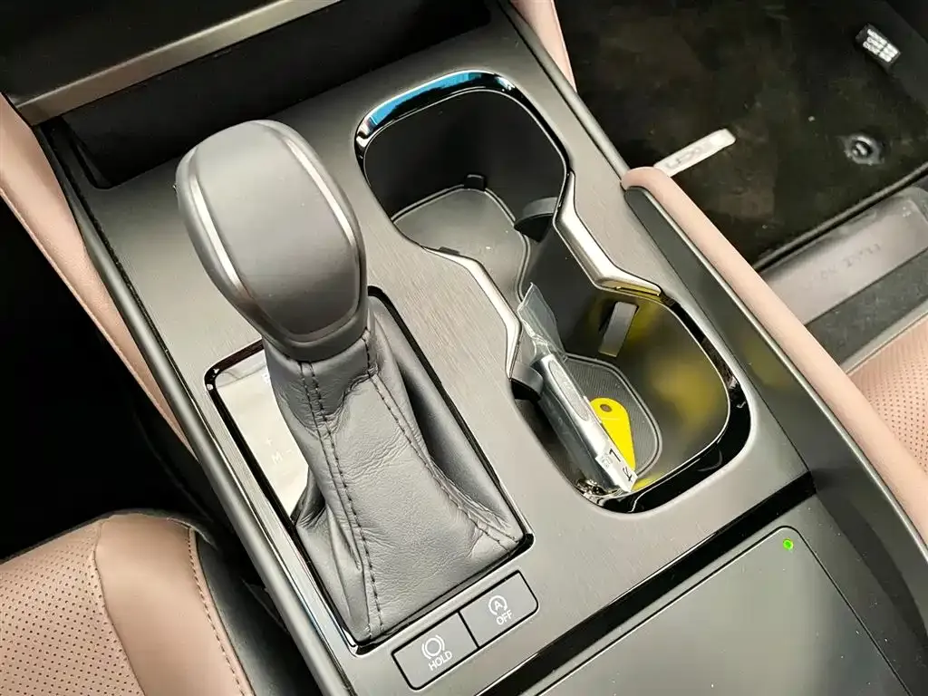 Lexus ES 2026 из CN, фото 10