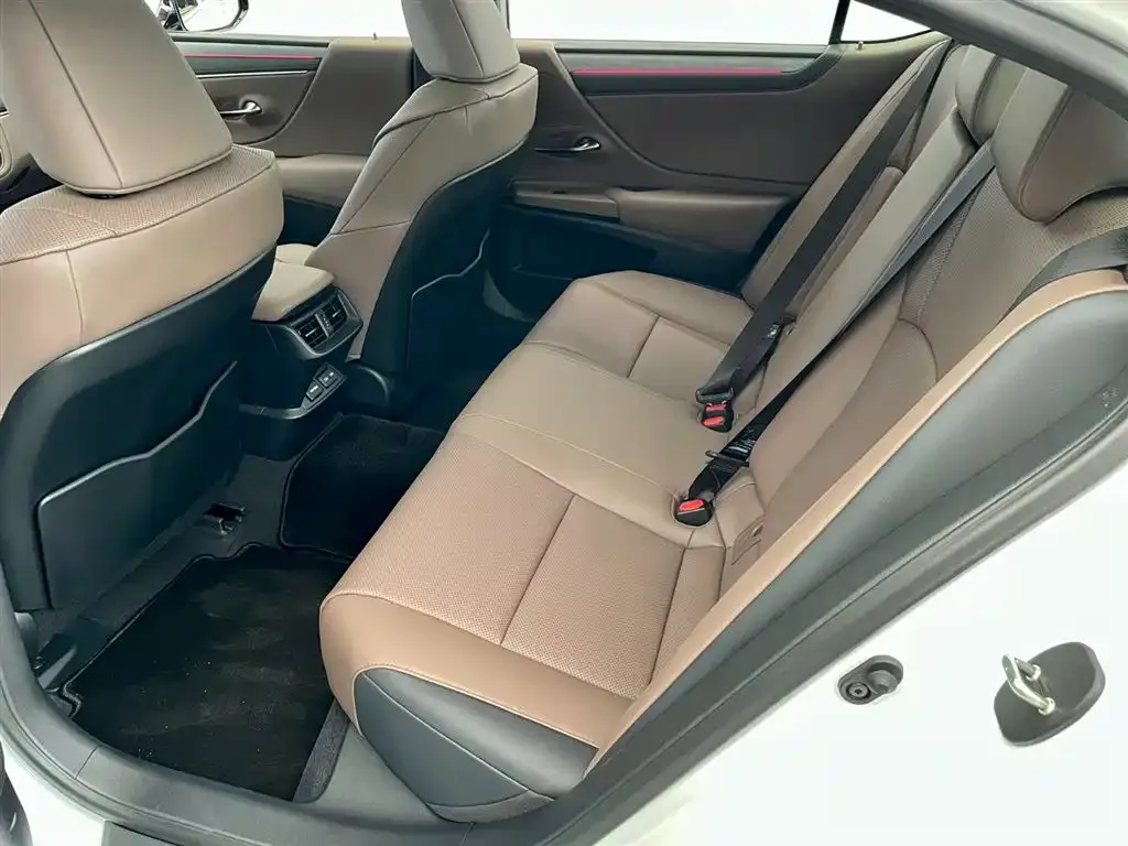 Lexus ES 2026 из CN, фото 3
