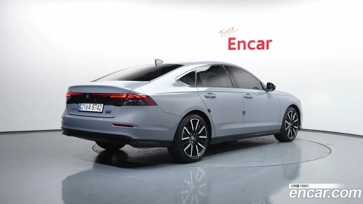 Honda Accord — фото 9