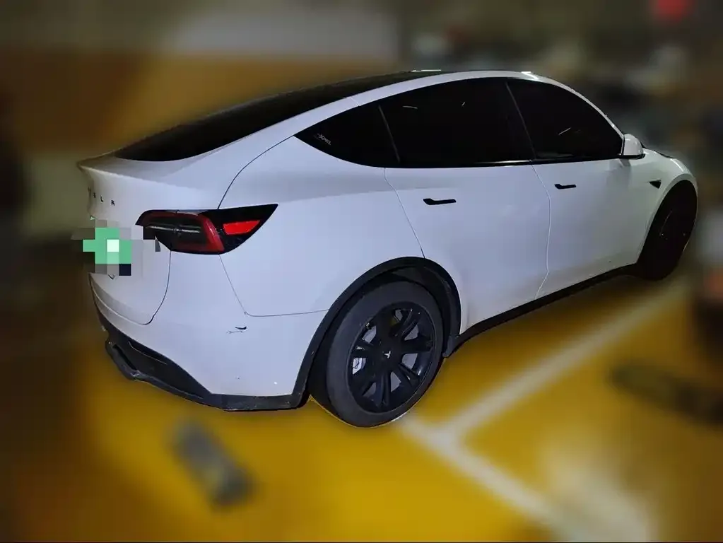 Tesla Model Y 2023 из CN, фото 5