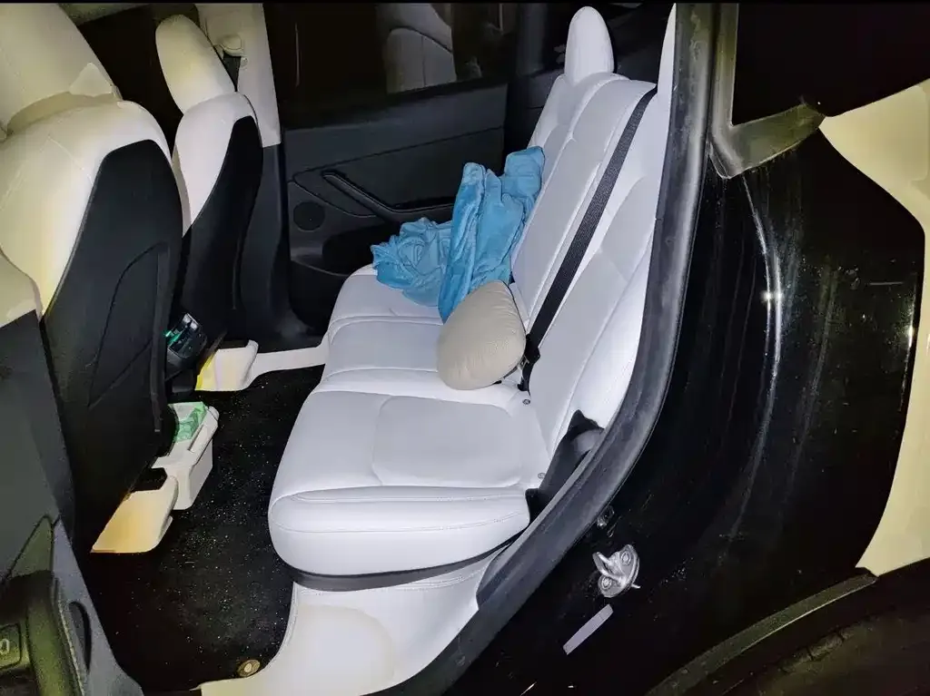 Tesla Model Y 2023 из CN, фото 8