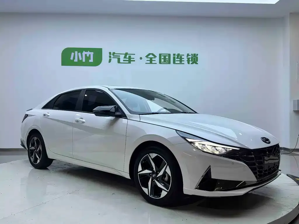 Hyundai Elantra — фото 2