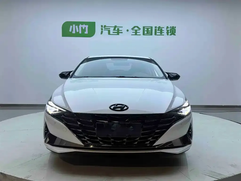 Hyundai Elantra — фото 10