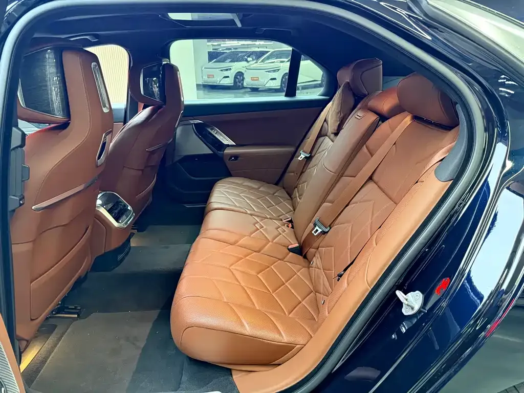 BMW i7 2024 из CN, фото 5