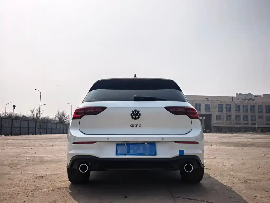 Volkswagen Golf GTI 2023 из CN, фото 2