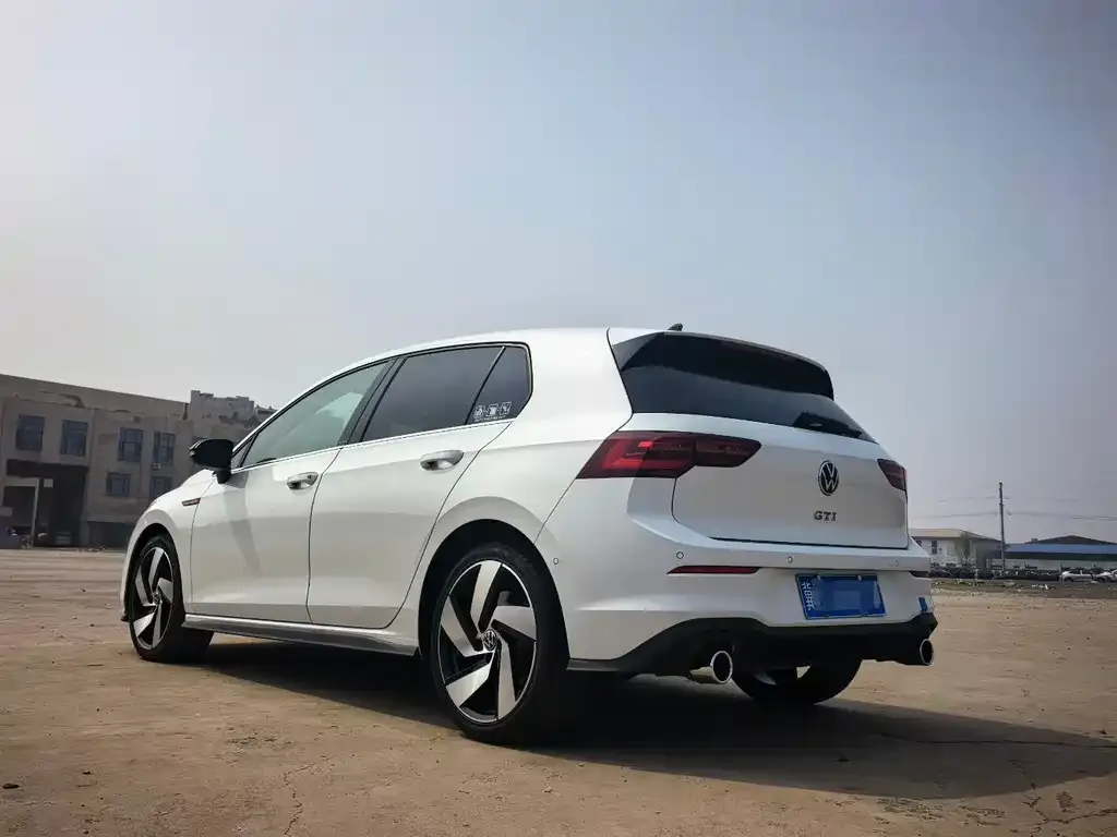 Volkswagen Golf GTI 2023 из CN, фото 3