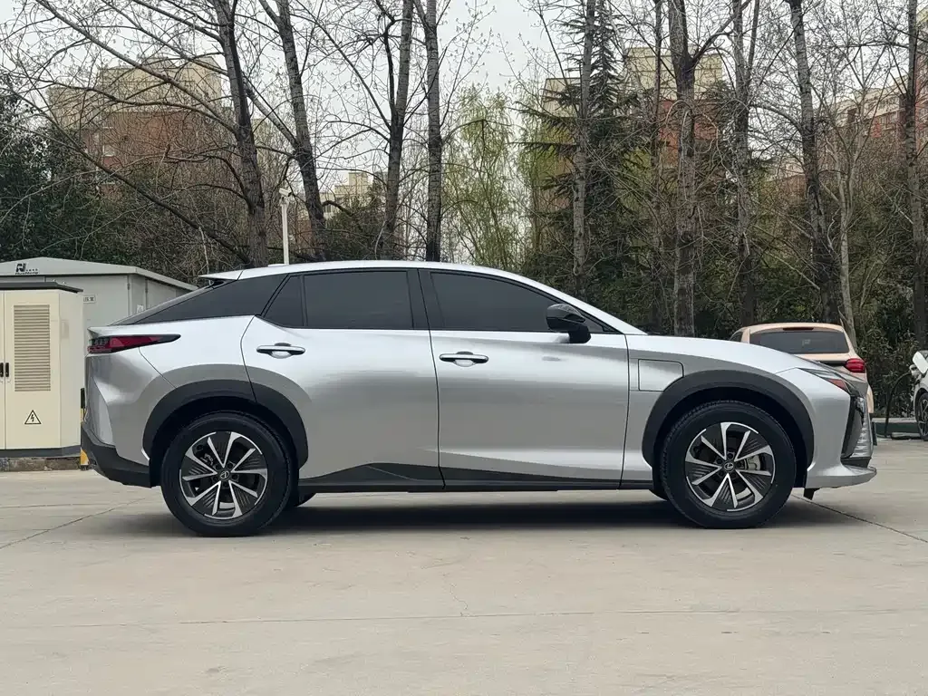 Lexus RZ — фото 9