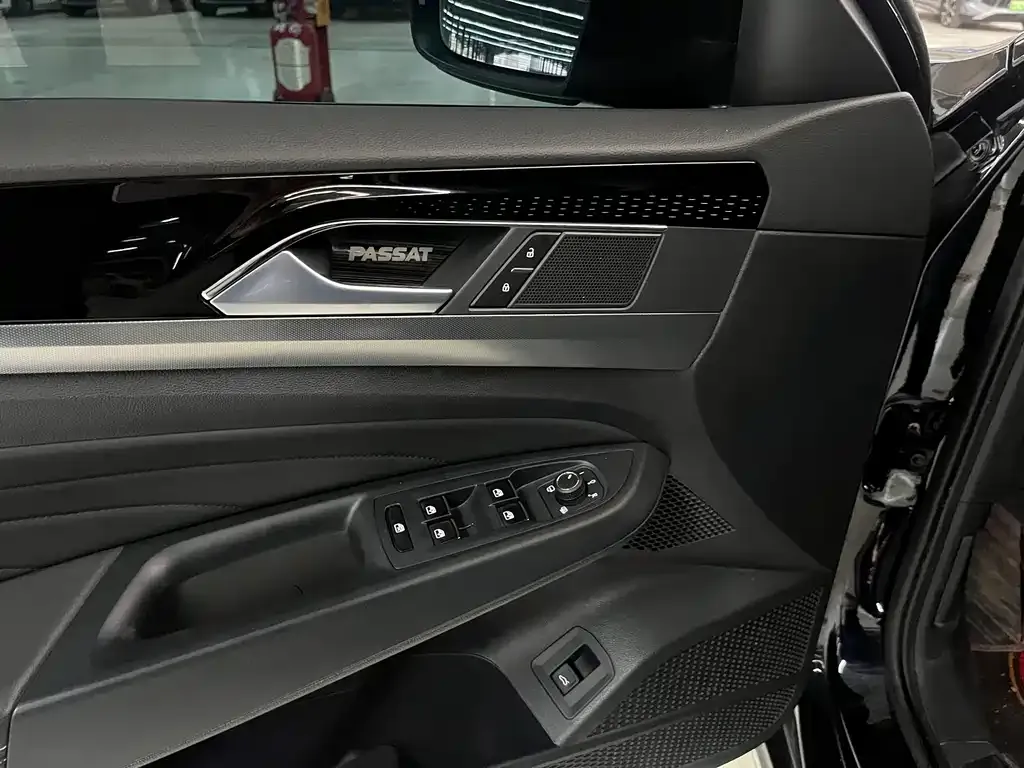 Volkswagen Passat 2024 из CN, фото 2