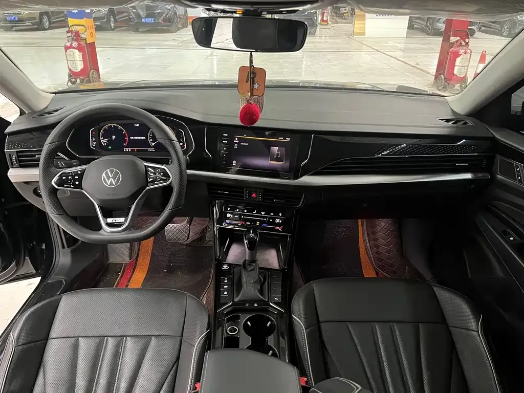 Volkswagen Passat 2024 из CN, фото 8