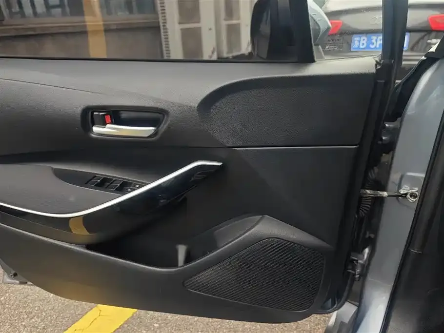 Toyota Corolla 2023 из CN, фото 3
