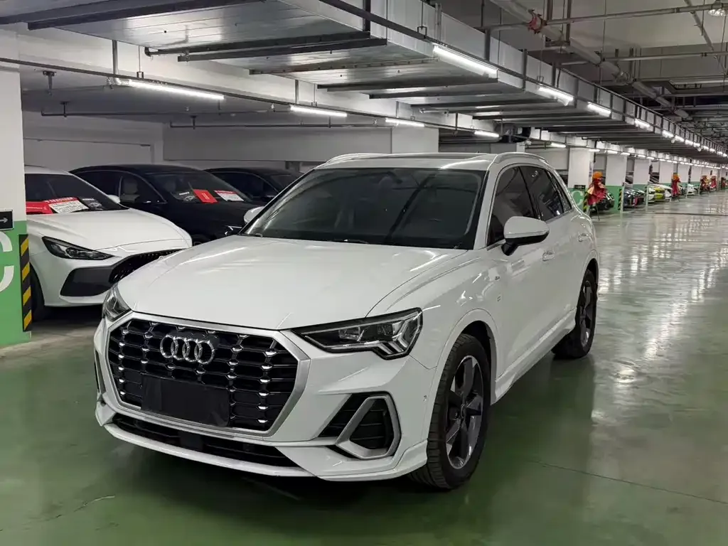 Audi Q3 — фото 1