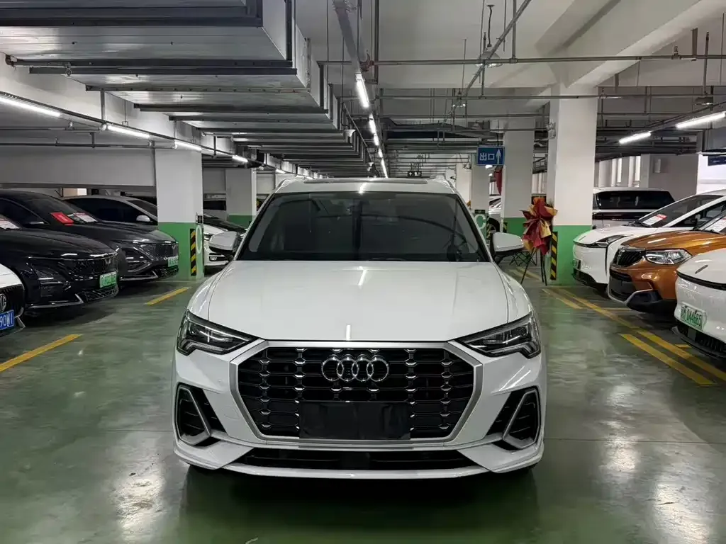 Audi Q3 — фото 10