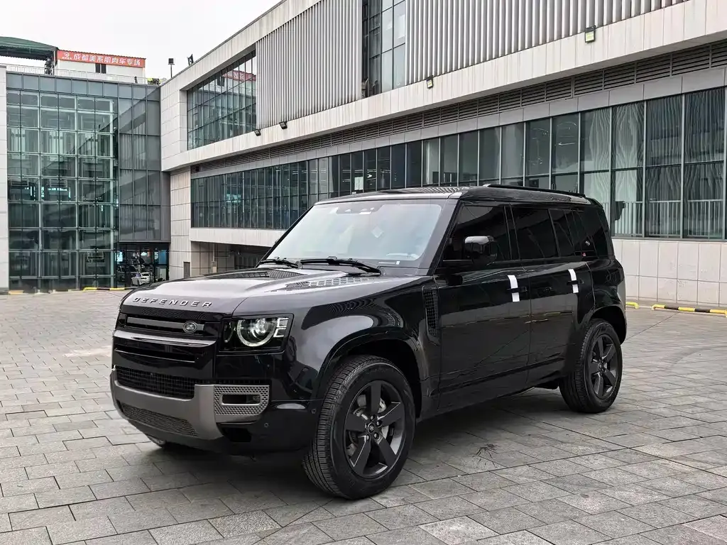 Land Rover Defender — фото 1