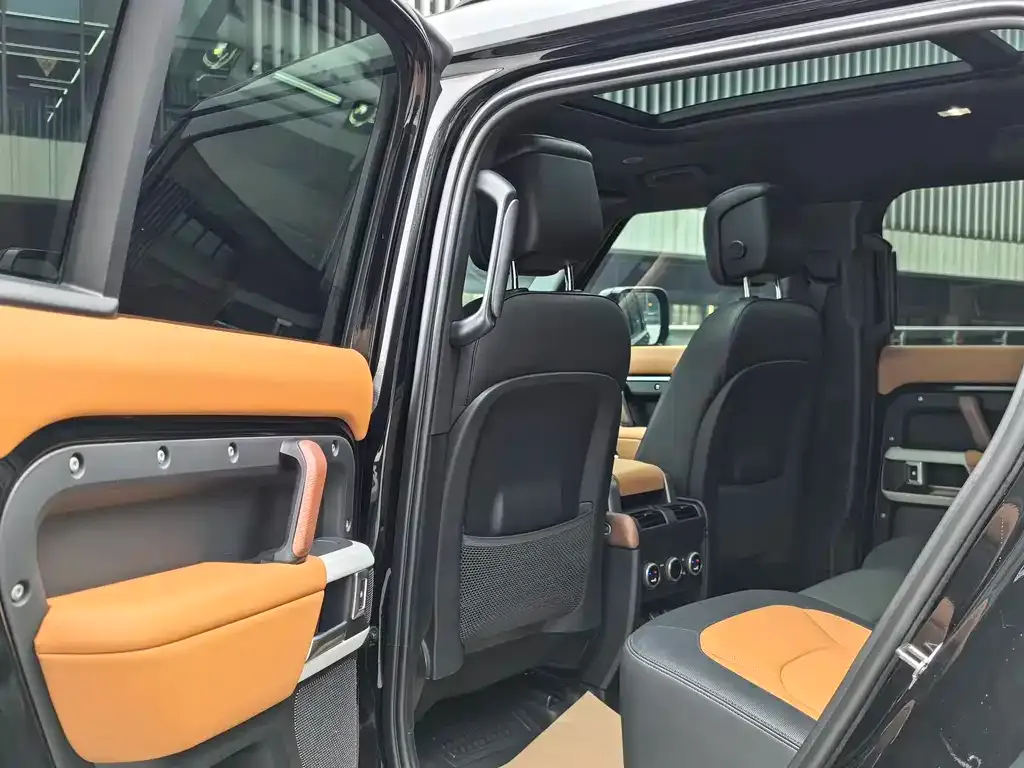 Land Rover Defender — фото 7