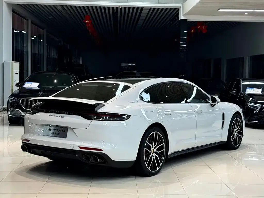 Porsche Panamera — фото 10