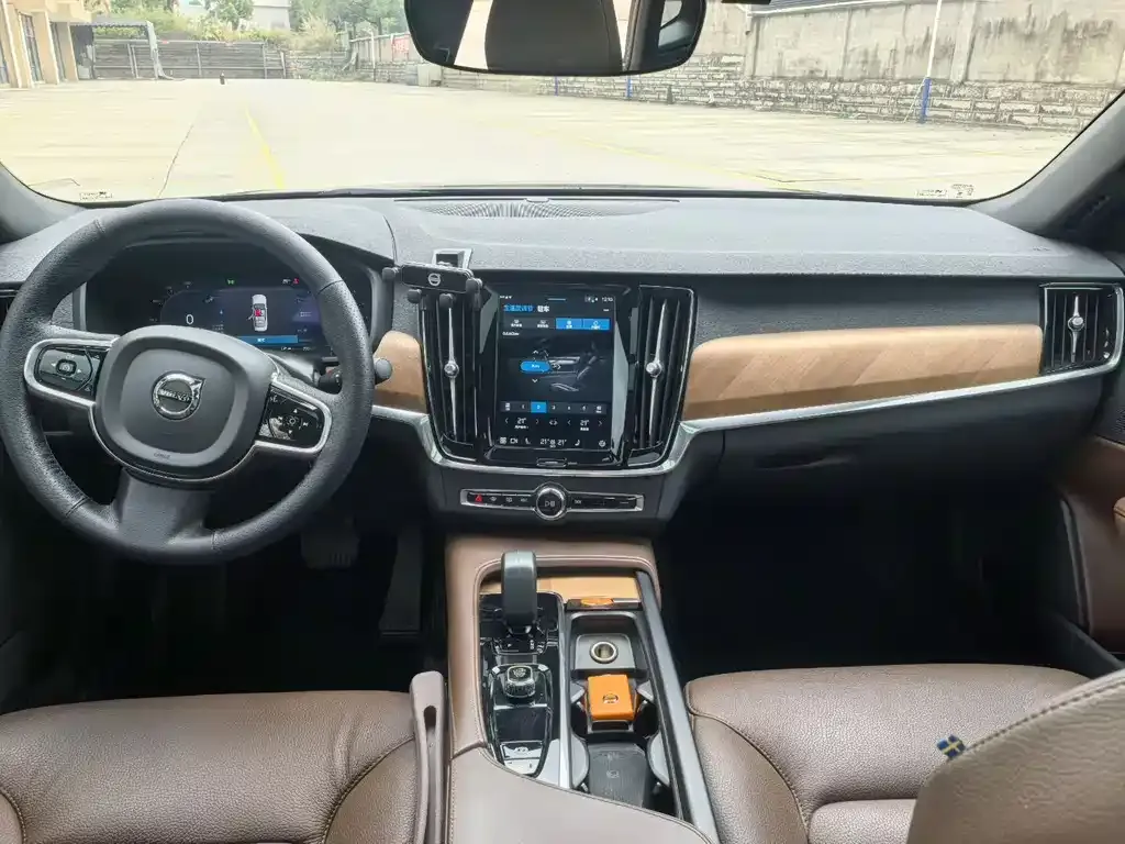 Volvo S90 — фото 4