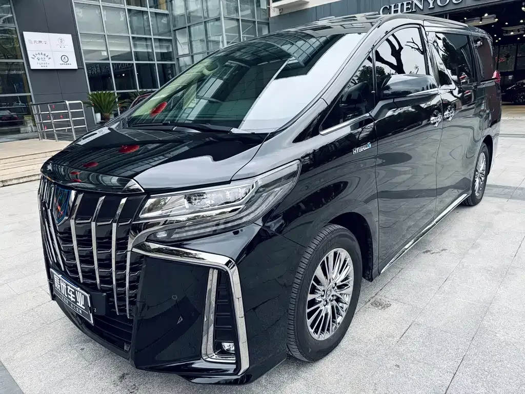 Toyota Alphard 2023 из CN, фото 1