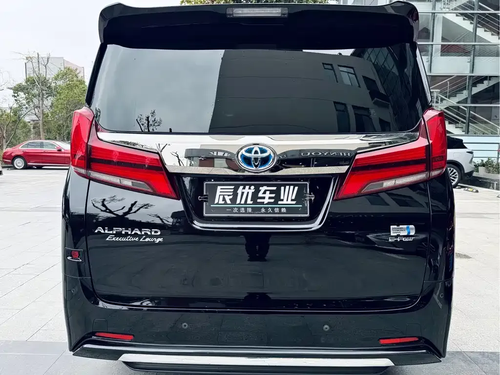 Toyota Alphard 2023 из CN, фото 4