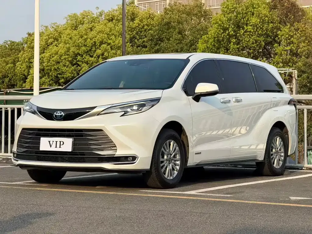 Toyota Sienna 2022 из CN, фото 1