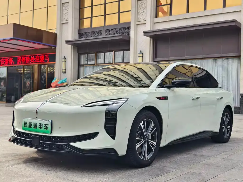 Hongqi EH7 2025 из CN, фото 1