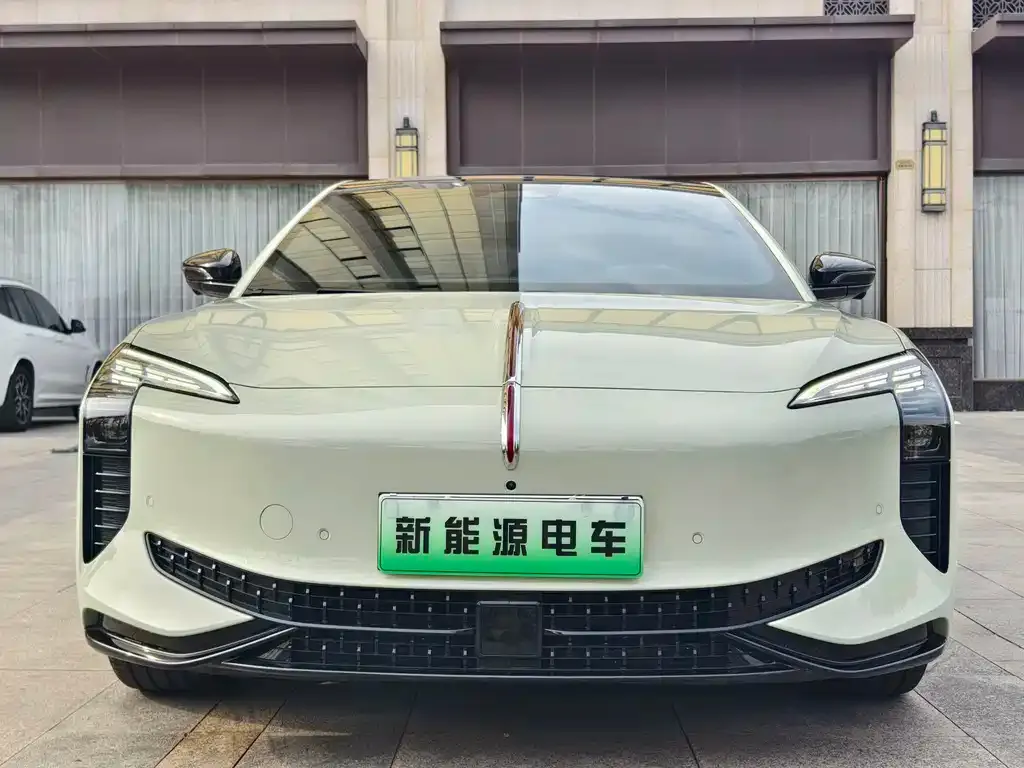 Hongqi EH7 2025 из CN, фото 2