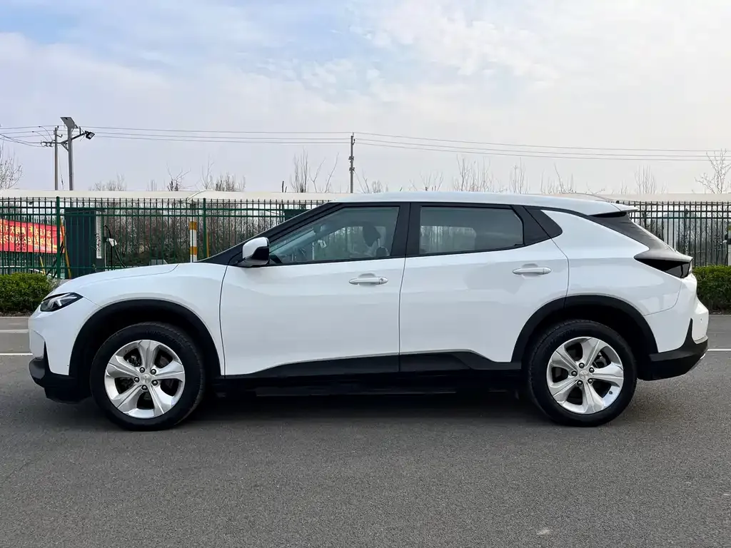 Chevrolet Menlo 2024 из CN, фото 8
