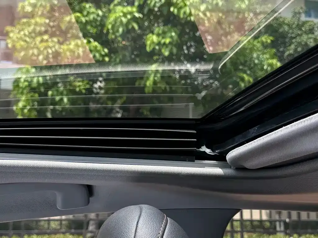 Toyota Camry — фото 2