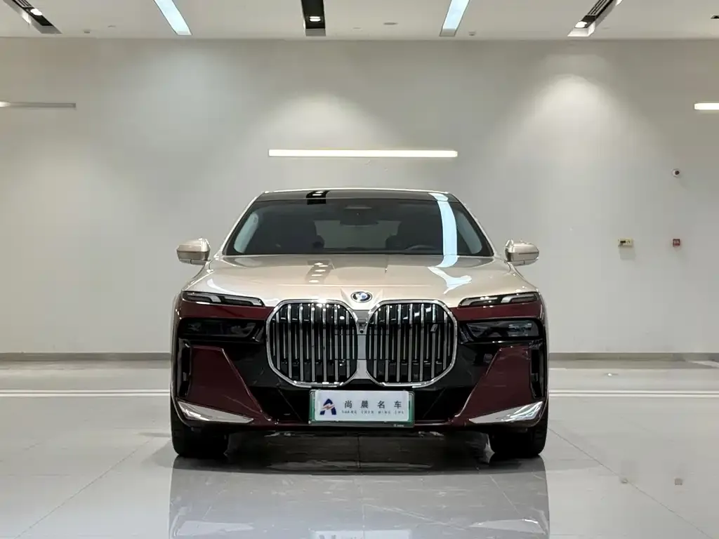 BMW i7 — фото 5