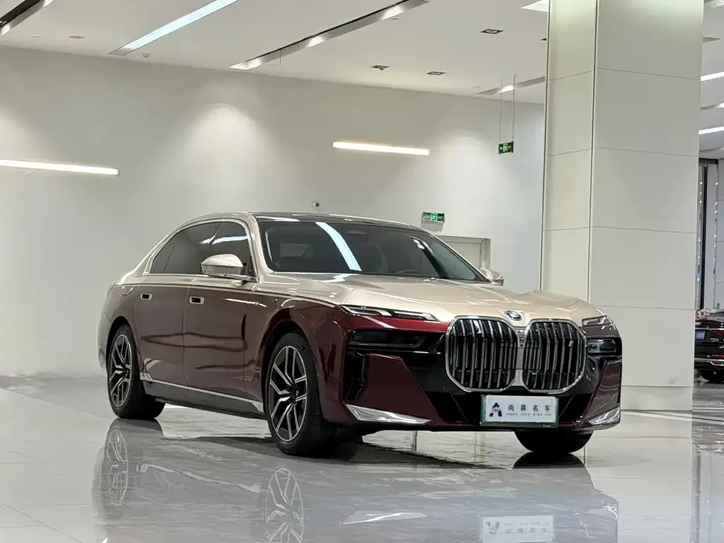 BMW i7 — фото 4