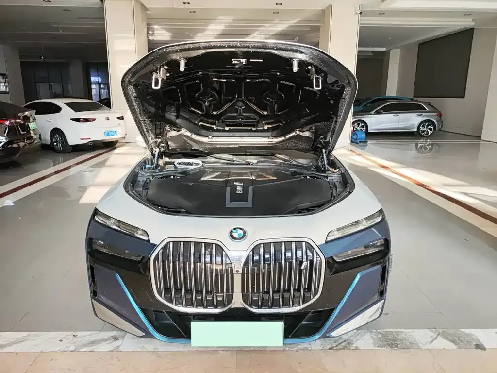 BMW i7 2023 из CN, фото 8
