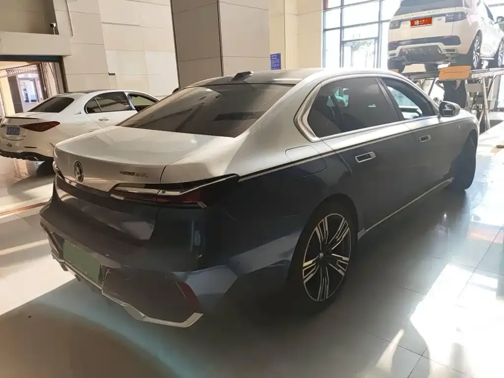 BMW i7 2023 из CN, фото 6