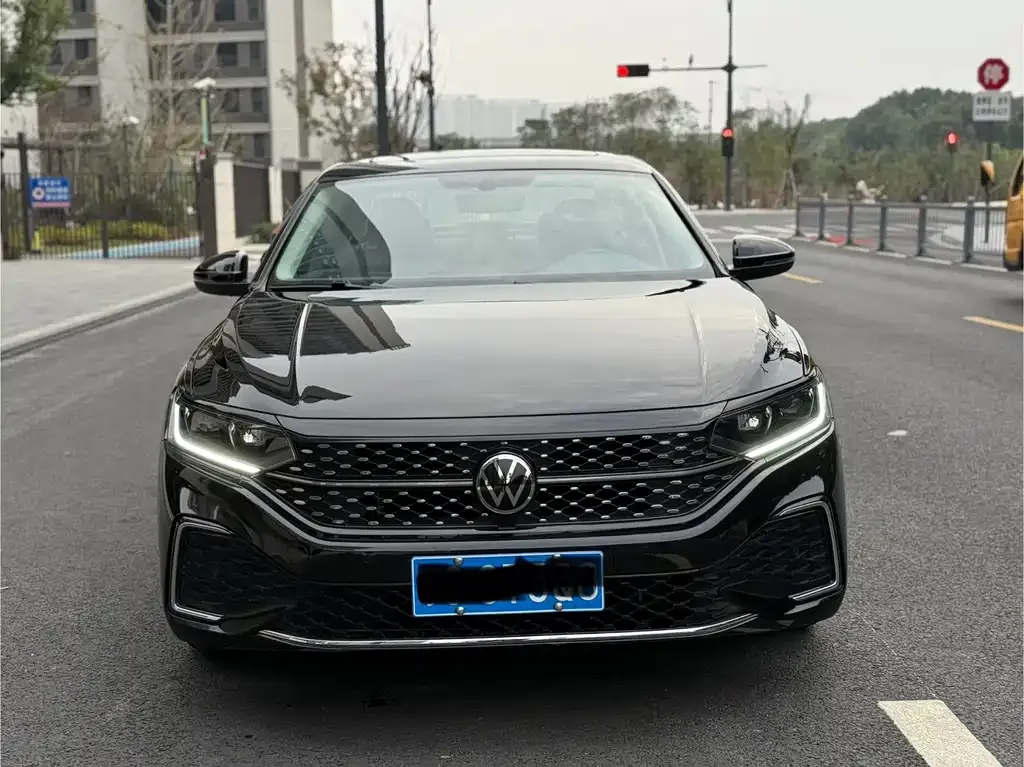 Volkswagen Passat — фото 10