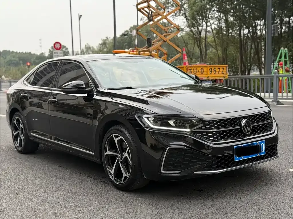 Volkswagen Passat — фото 9