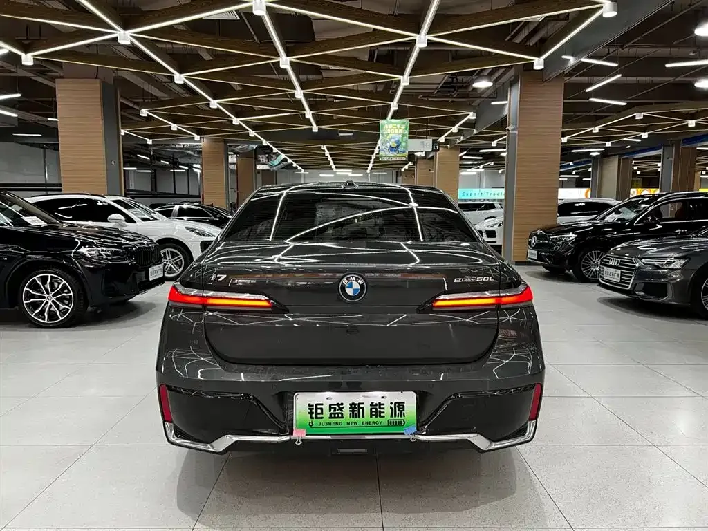 BMW i7 — фото 4