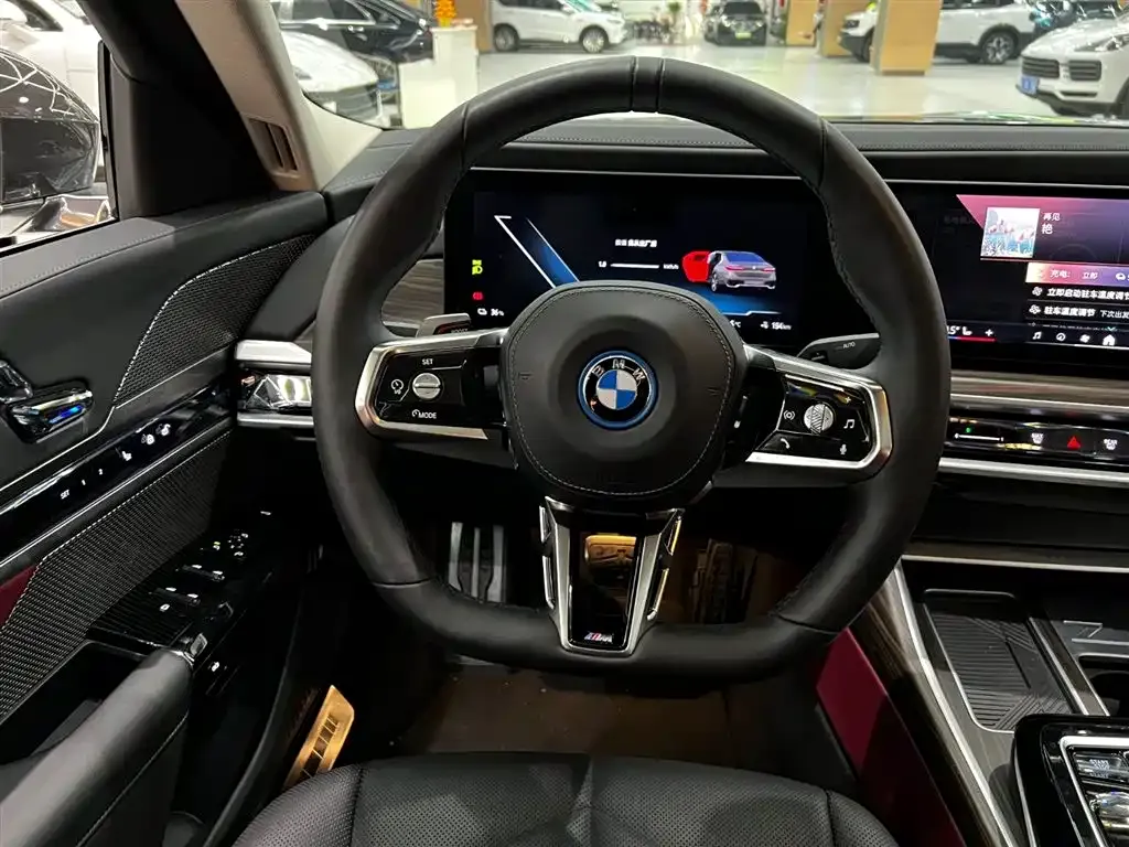 BMW i7 — фото 5