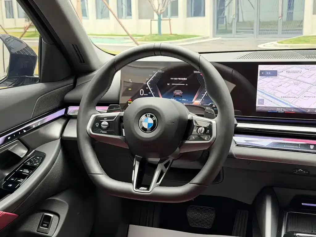 BMW 5 Series 2025 из CN, фото 10