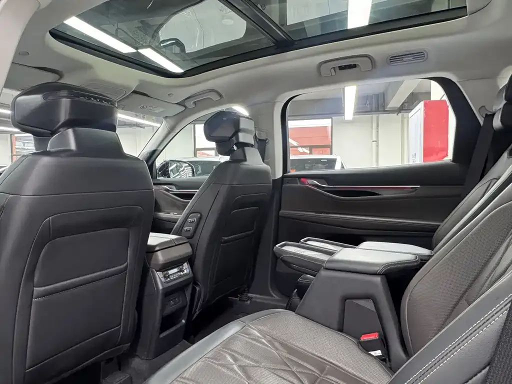 Ford Edge 2025 из CN, фото 6
