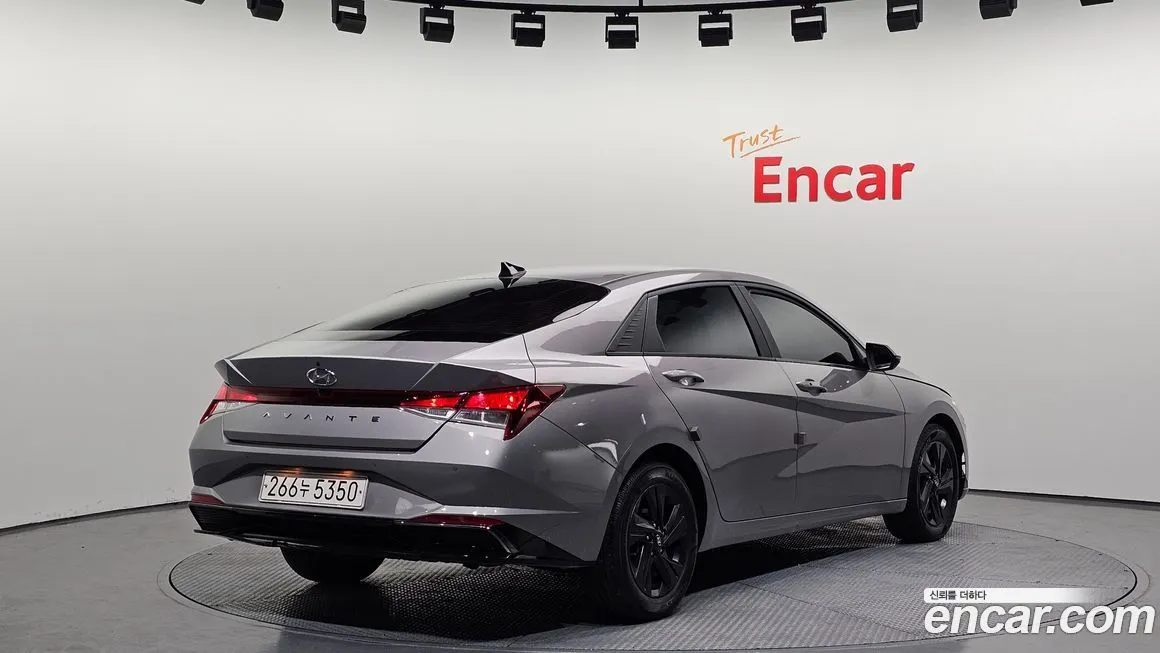 Hyundai AVANTE — фото 2