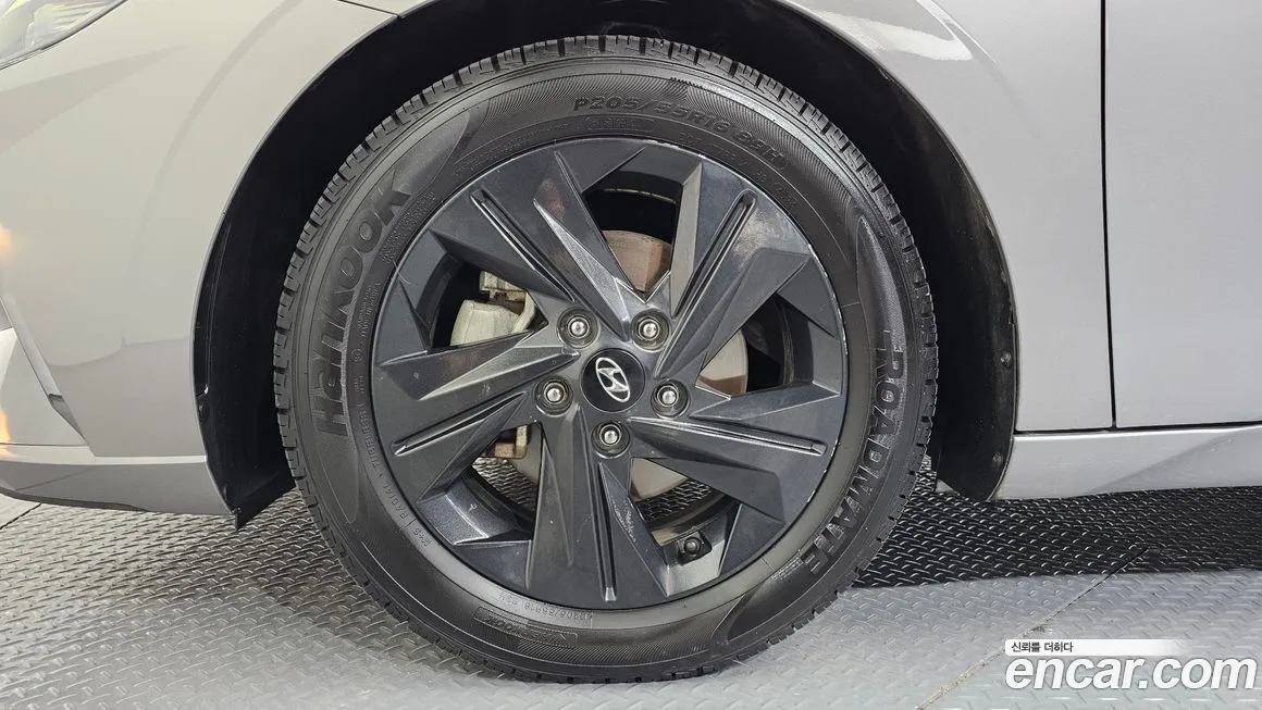 Hyundai AVANTE — фото 3
