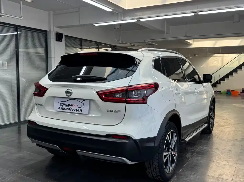 Nissan Qashqai — фото 8
