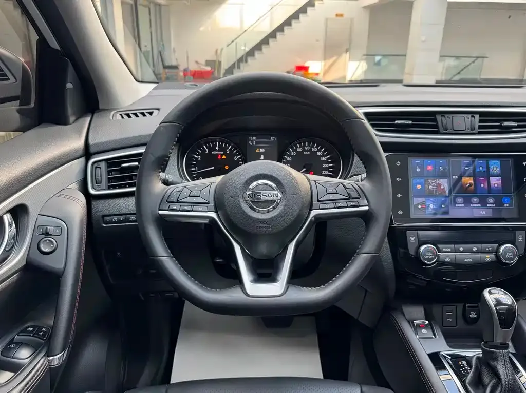 Nissan Qashqai — фото 9