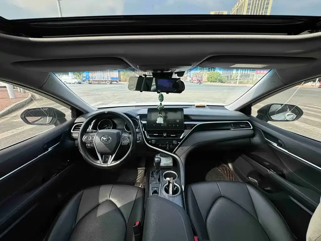 Toyota Camry 2022 из CN, фото 2