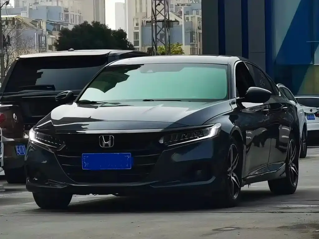Honda Accord — фото 1