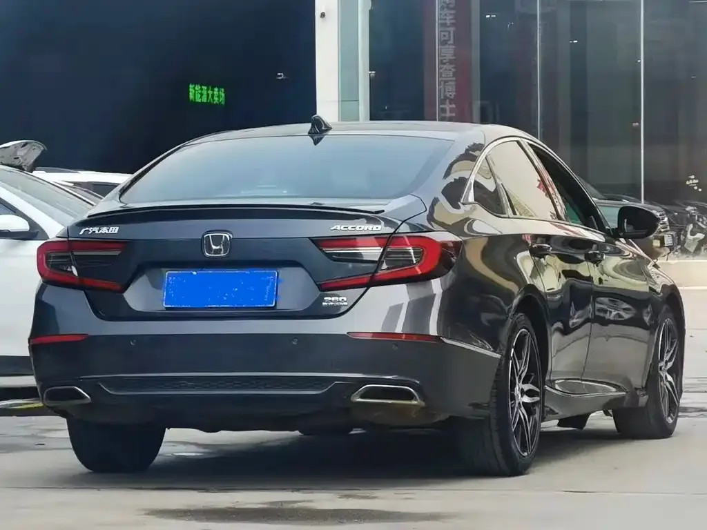 Honda Accord — фото 8