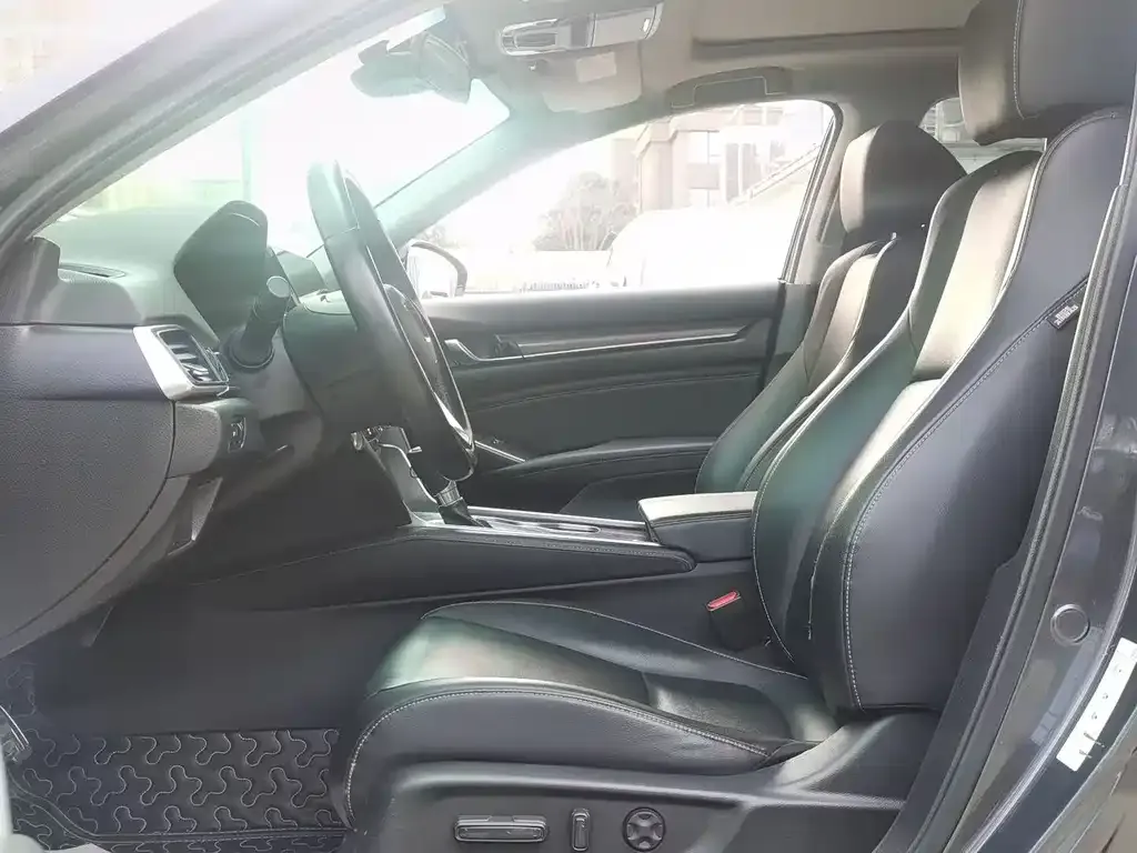 Honda Accord — фото 6