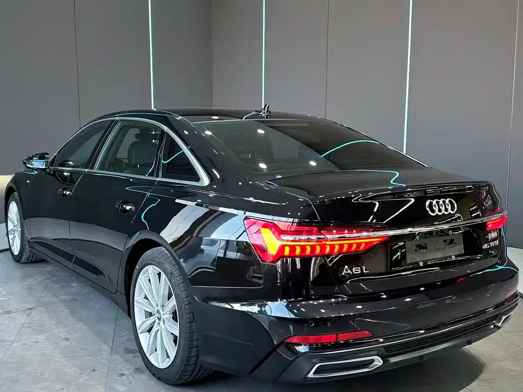 Audi A6L — фото 9