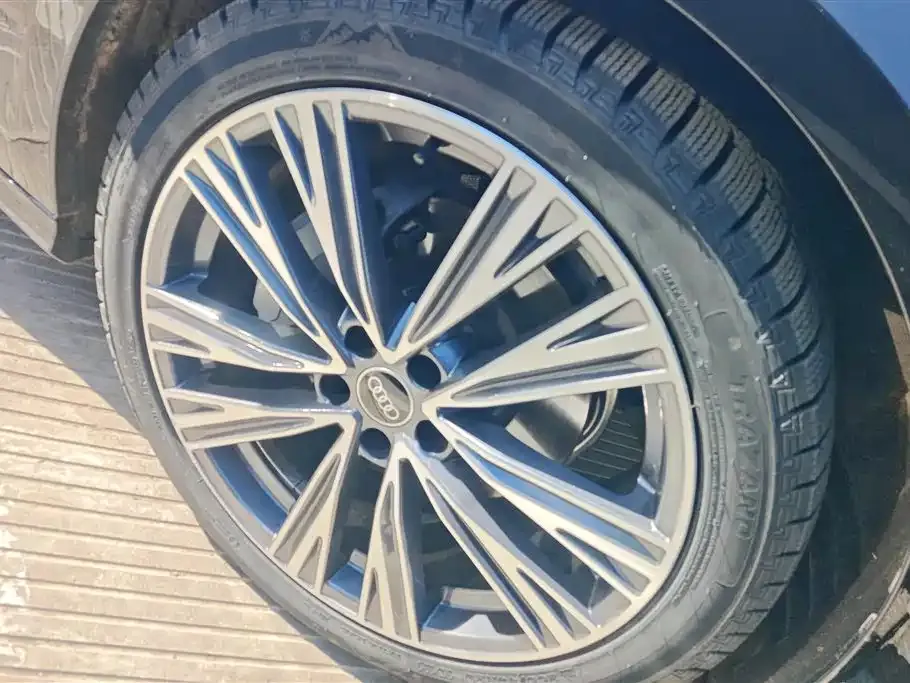 Audi A6L 2025 из CN, фото 8