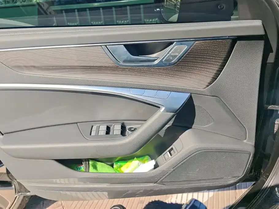 Audi A6L 2025 из CN, фото 6