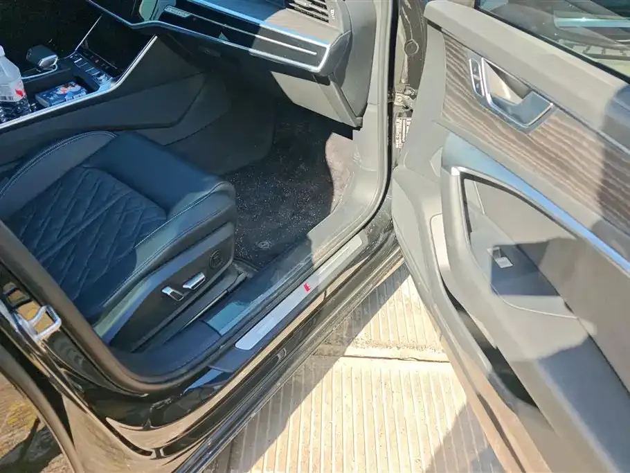Audi A6L 2025 из CN, фото 3